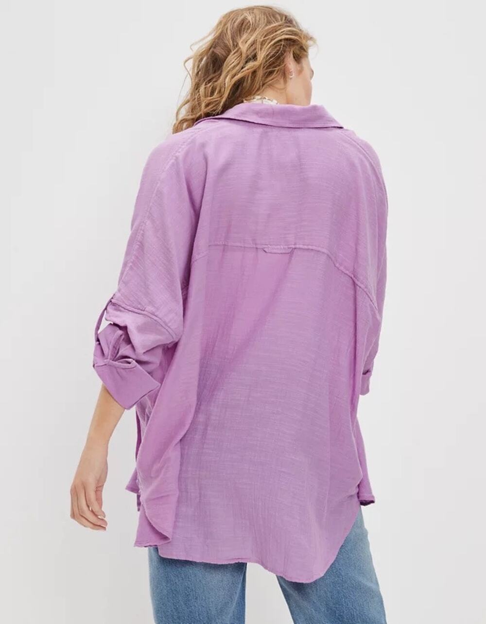 American Eagle Go Big Oversized Button Down Shirt in the color Magenta Size L